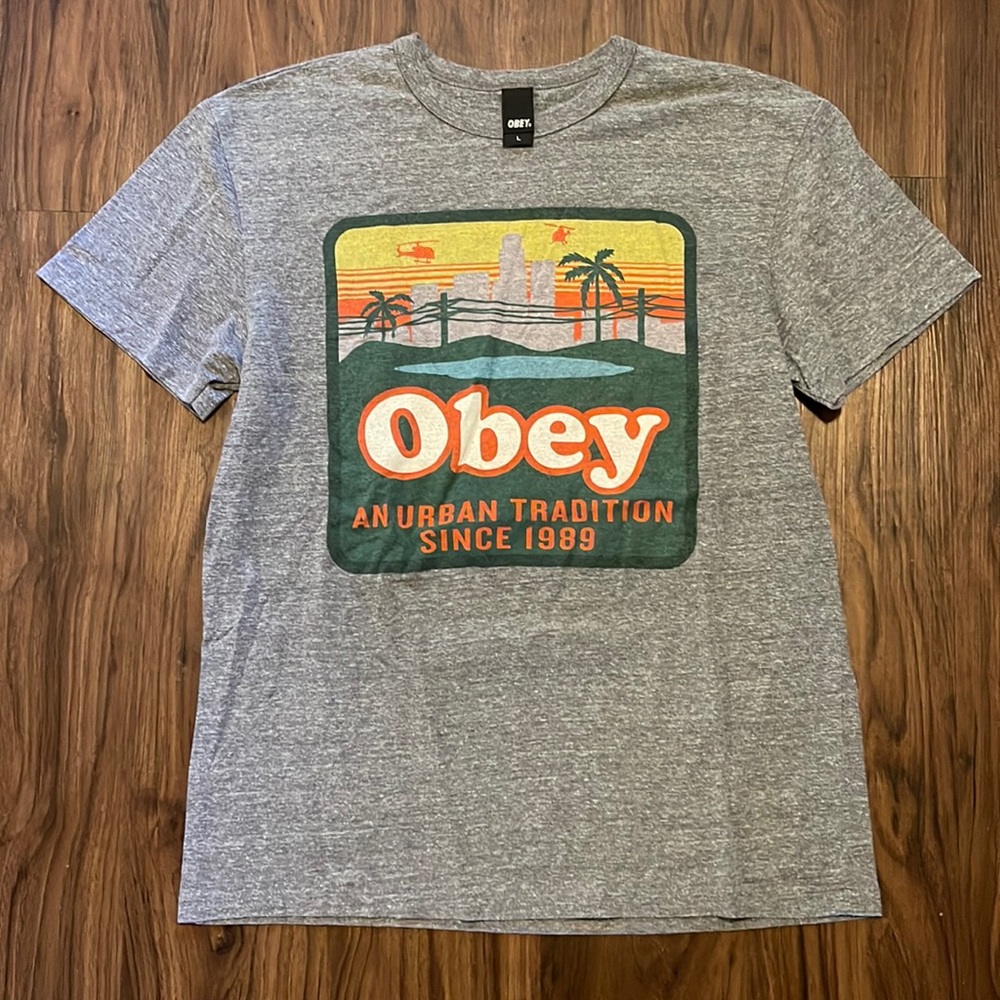 OBEY Propaganda • An Urban tradition • 1989 • Skyline • Large • Tee • Palm • CA